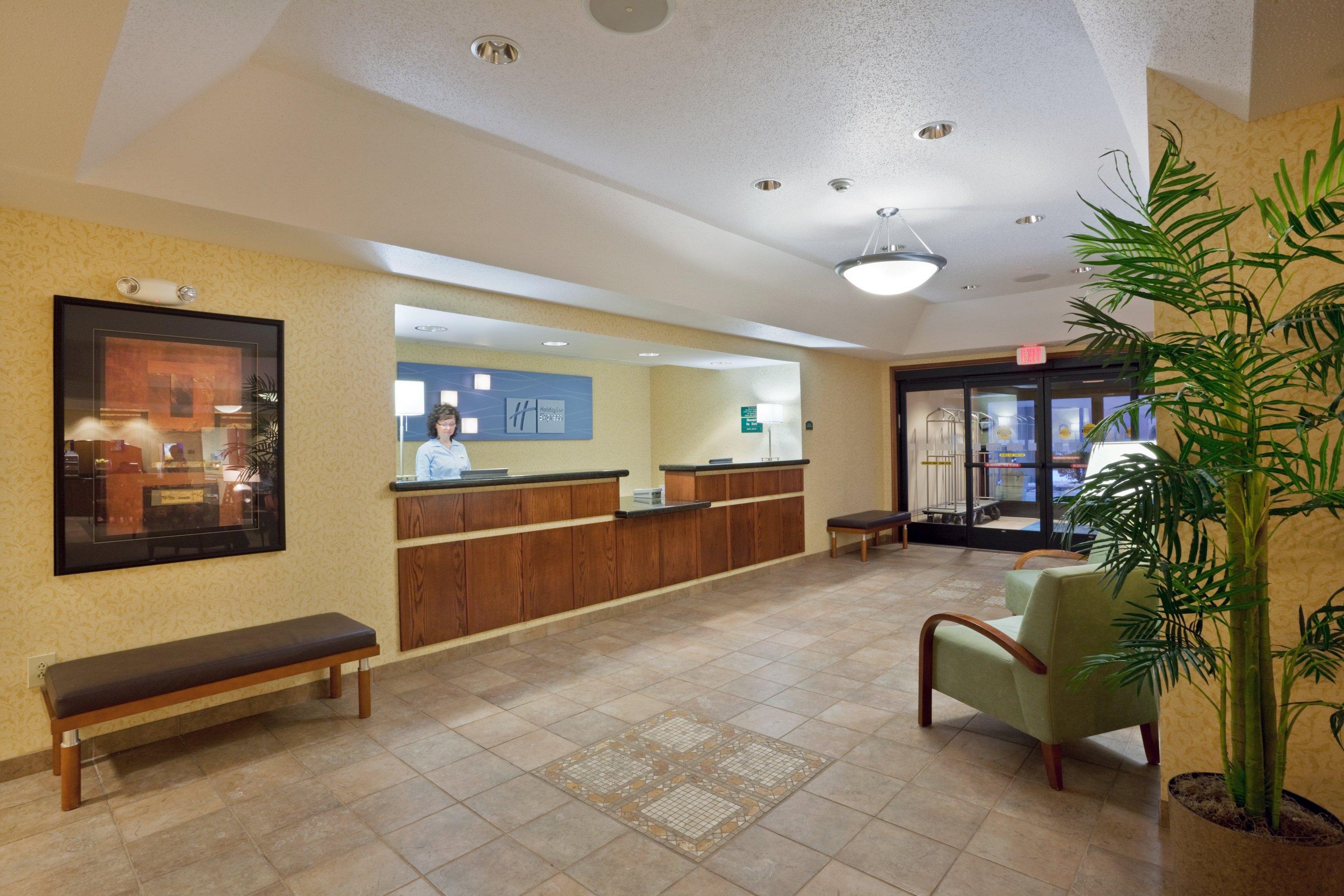 Holiday Inn Express Kansas City - At The Legends! By Ihg Bonner Springs Esterno foto