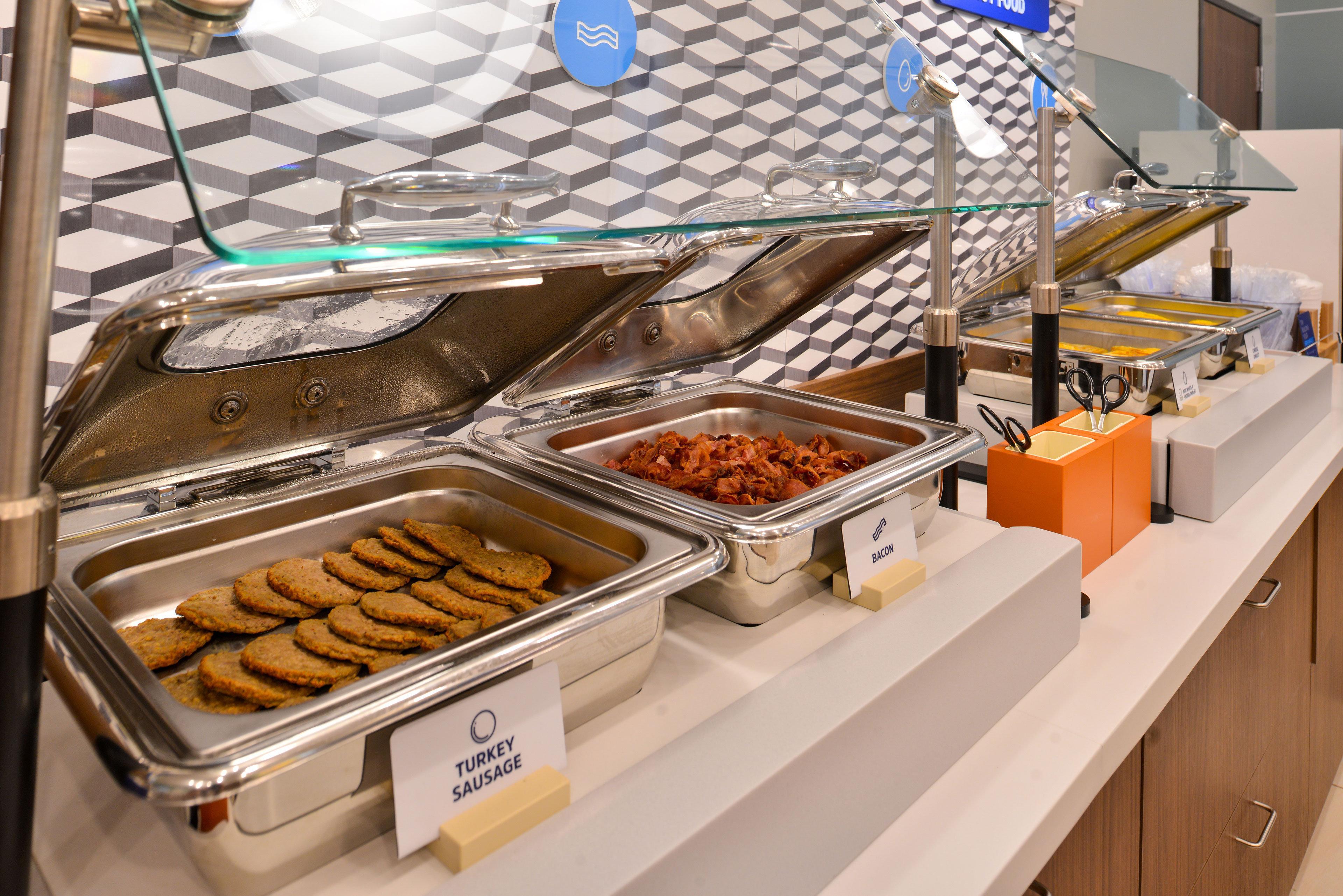 Holiday Inn Express Kansas City - At The Legends! By Ihg Bonner Springs Esterno foto