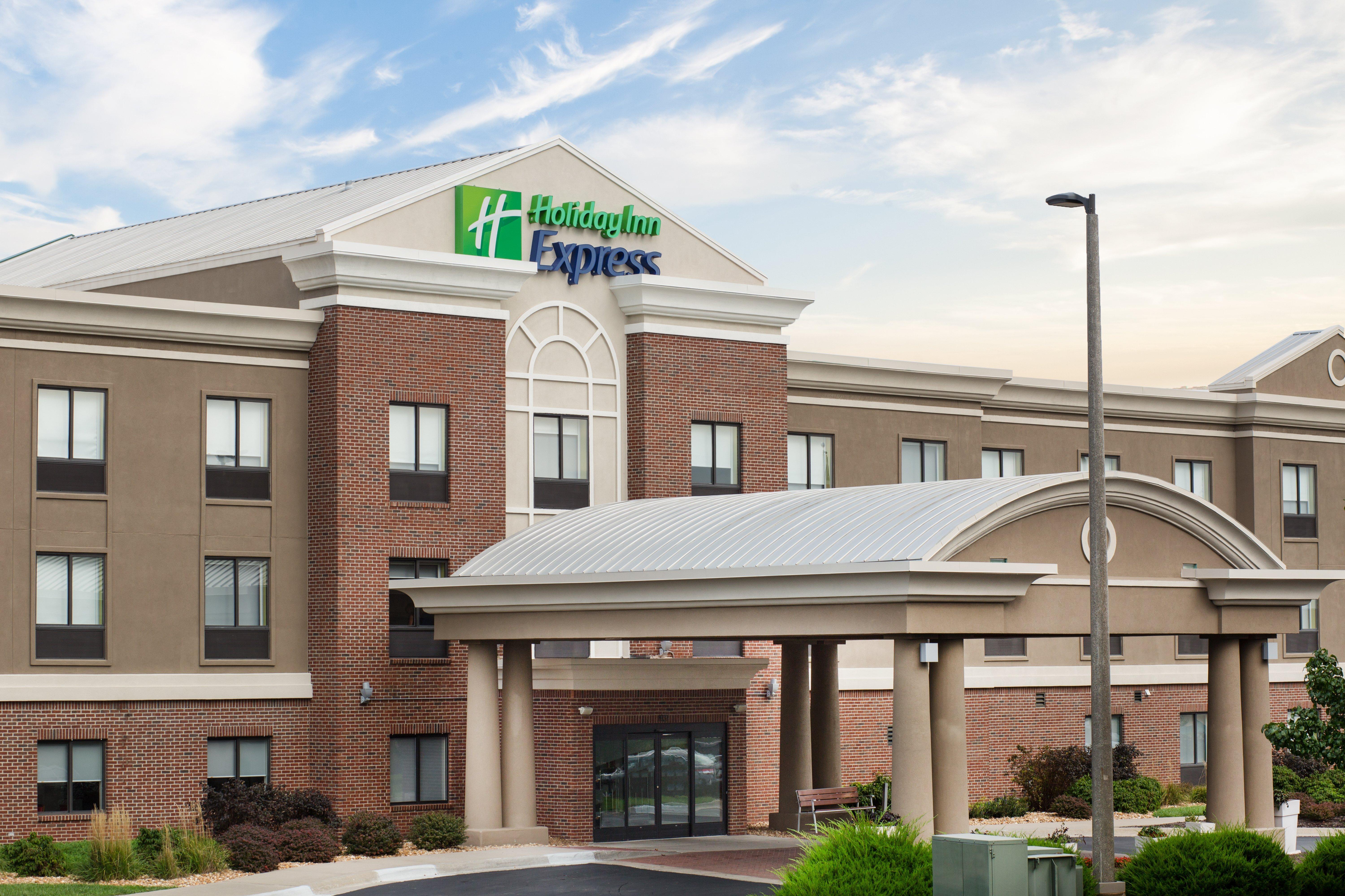 Holiday Inn Express Kansas City - At The Legends! By Ihg Bonner Springs Esterno foto